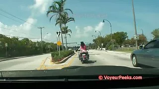 দুই ছেলে ভাইব্রেটর স ...