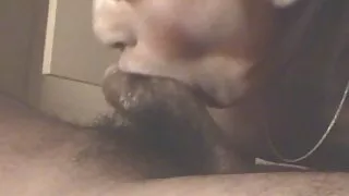 দরিদ্র গিগি তার মুখ  ...